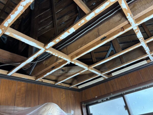 尼崎市雨漏り工事